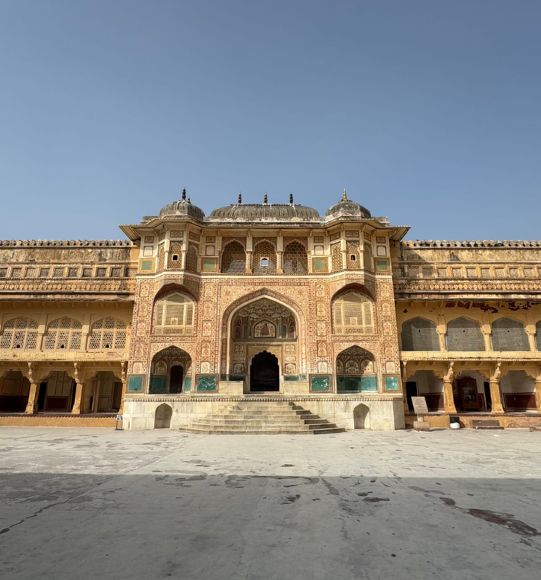 Colourful bazaars and local food experiences in Jaipur